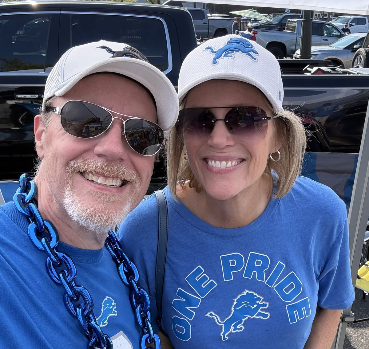 Great day to tailgate! 🏈🦁🥃