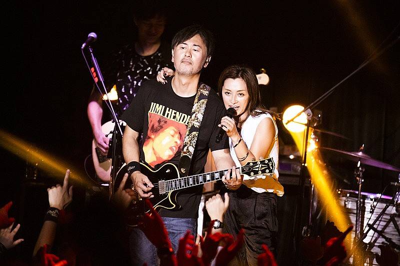 VAN0109daiyu's tweet photo. Do As Infinity26周年おめでとうございます🎂ファン歴25年で、Do Asは私の生活の一部で、人生じゃけぇ‼️ずっとずっと伴ちゃんと亮さんについていきます‼️永遠にDo Asのファンです😍Do Asは無限DAIやぁ～💕💕💕
#DoAsInfinity 
#doas 
#doas26th
#伴都美子 
#大渡亮 
#デビュー日 
#1999年9月29日 https://t.co/feCHj4OWi0