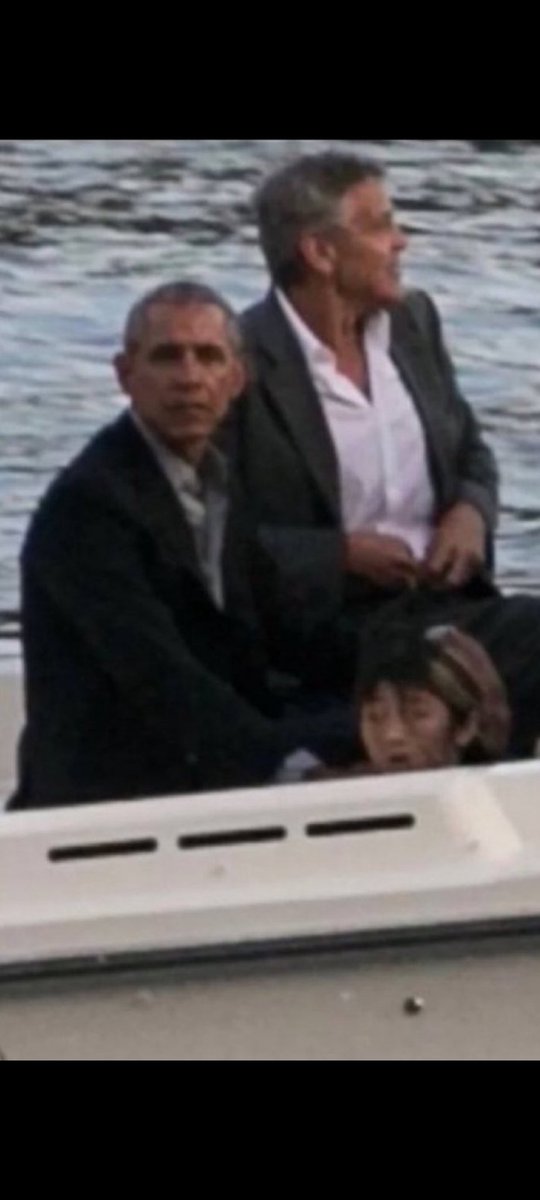 milie28's tweet image. On ressort les archives. Qui est cette fille sur le bateau? #pizzagate #pizzagateisreal  @zoomabus