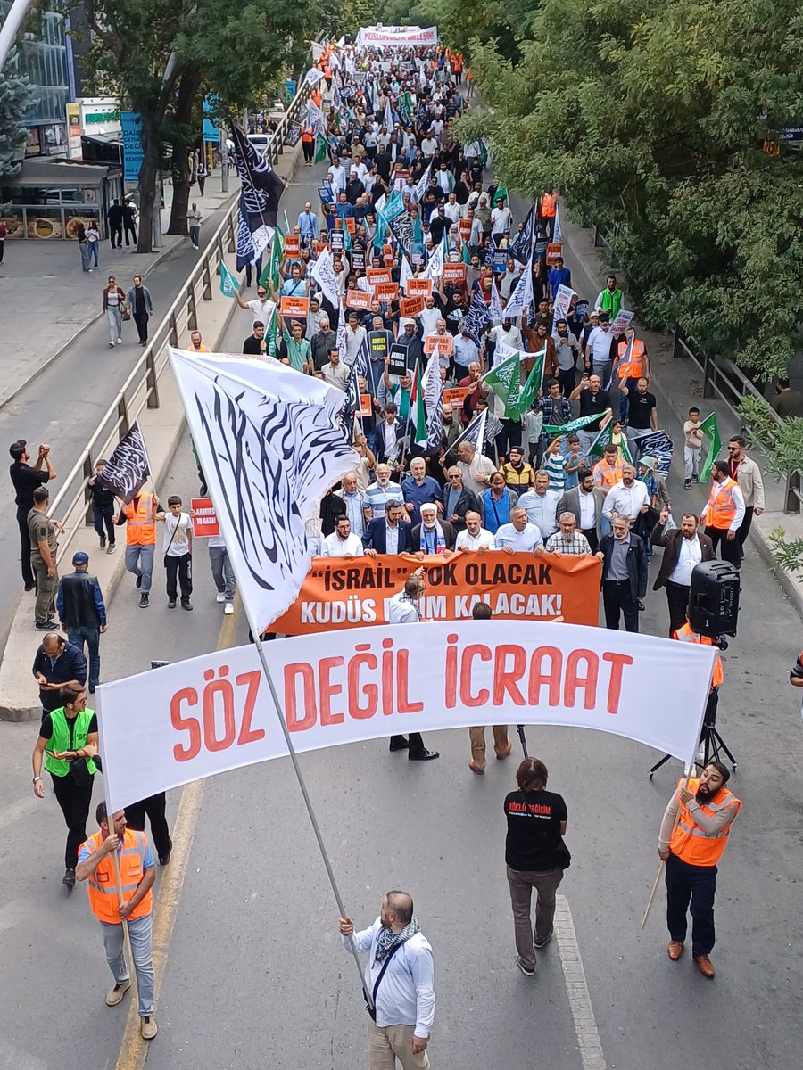 Bugün İstanbul, Ankara ve Urfa'da Müslümanlar söz değil İcraat ve Sumud'a destek talepleriyle yürüdü. 

Gazze için birleşen camialar, iktidara ortak çağrı ile somut taleplerini ilettiler. 

Uzaktan yakından icabet eden, destek veren ve emeği geçen herkesten Allah razı olsun.
