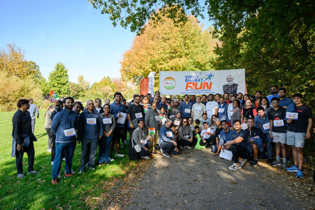 IndinNederlands's tweet photo. 🇮🇳 #ViksitBharat Run in The Hague 🇳🇱
Running with purpose — for service, sustainability, and swachhata.

Embassy of India organised a Viksit Bharat Run 2025 at Westbroekpark, The Hague on 28 Sept where we were joined by Indian & Dutch community members including a number of youth & children.  Together, we carry India’s vision of a developed, clean, and caring future to the world. 🌍
#ViksitBharat2047 #RunForViksitBharat #SwachhBharat #AmritKaal #SevaPakhwada 
@PMOIndia @MEAIndia @mybharatgov @diaspora_india @YASMinistry
