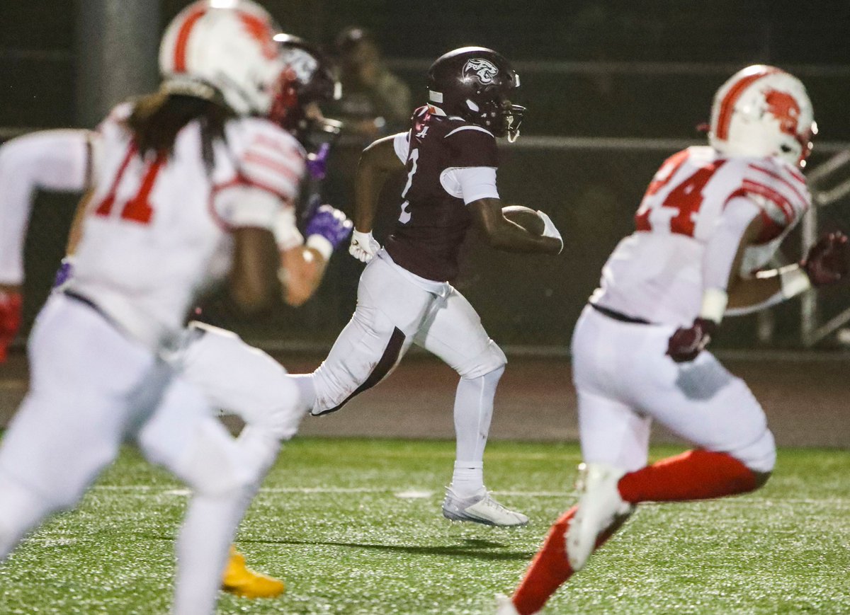 Appoqunimink's Yalik Carter (<a href="/YalikCarter/">Yalik Carter</a>) made the switch to safety this season and has thrived in his new role.  The Temple commit spoke with <a href="/Ryan_mack18/">Ryan Mack</a> to break down the move, his senior season and more here:

on3.com/sites/owl-scoo…