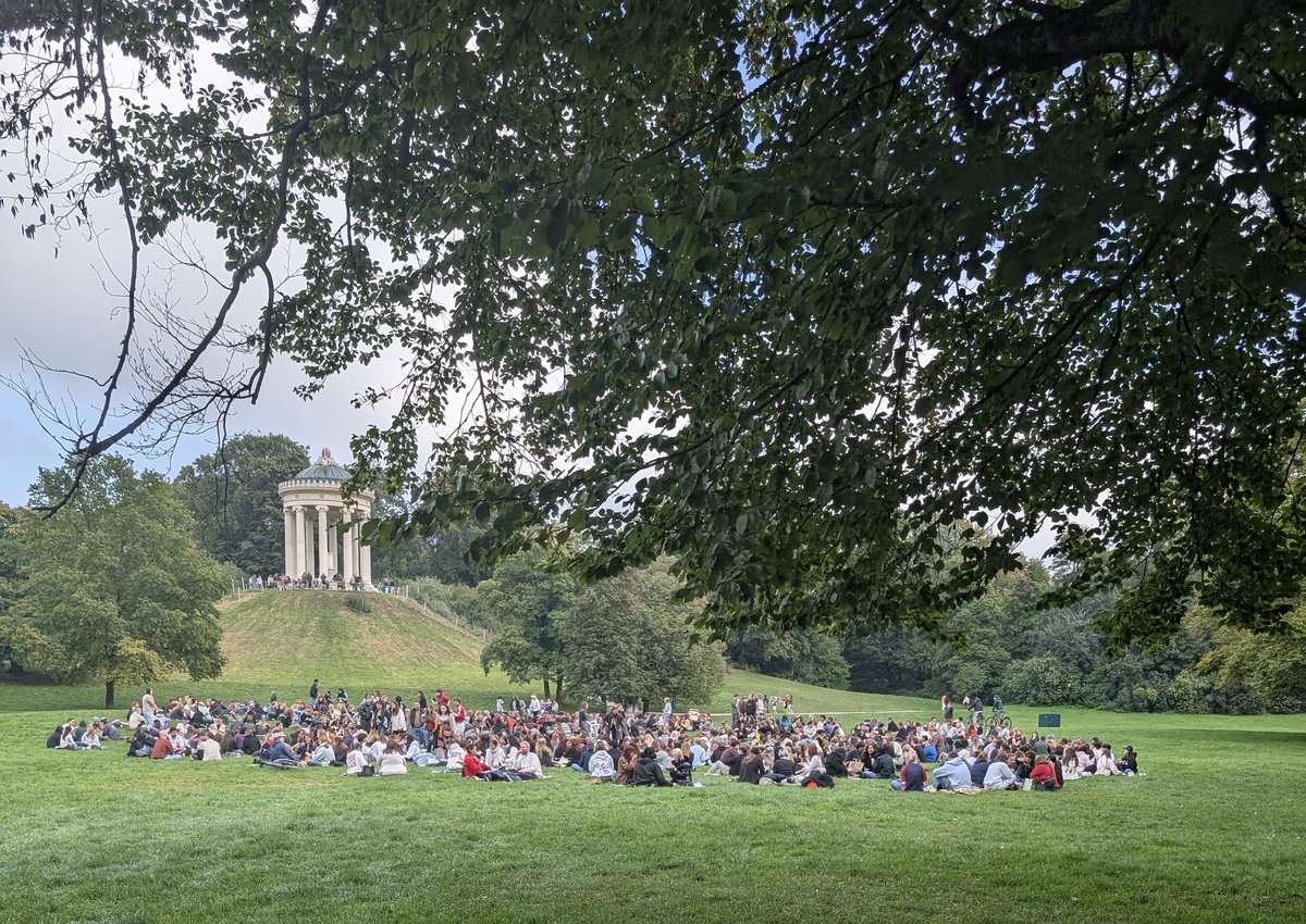 Heute bei einem "Pudding mit Gabel essen" Treff gewesen und damn. Historische Events.