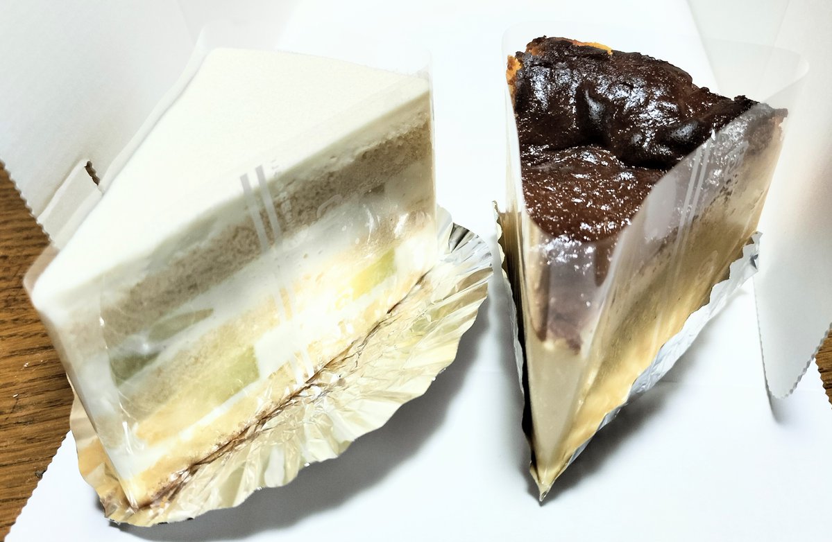 u2kdL8vrfOrOY1h's tweet image. 本宮 ＃Naïf さん

メロンのショートケーキ
バスクチーズ　洋梨タルト
無花果のミルクプリン

ビバテラス内にある
人気のケーキ屋さん
バスク楽しみに
買って来ましたが
母にいつの間にか強奪されており
俺が14歳だったら不良の道

＃ナイーフ