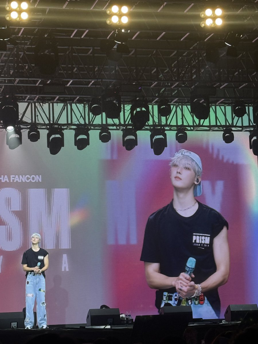ChonSonsTH's tweet photo. บรรยากาศวันนี้เต็มไปด้วยพลังของ PRISM ✨
เสียงเชียร์และรอยยิ้มในงานแฟนคอนเสิร์ตของ ‘ยุนซานฮา’ ทำให้ทั้งฮอลล์อบอวลไปด้วยความสุข 💜 ขอบคุณทุกคนที่มาสร้างค่ำคืนที่พิเศษไปด้วยกัน!

#윤산하 #YOONSANHA
#PRISMfromYtoA_Bangkok #ChonSons https://t.co/DcUDZAjZPR