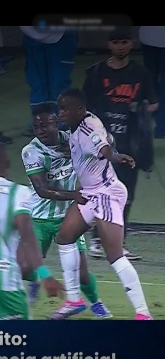 Estás armado ? 

No. 

Y este fierrote?