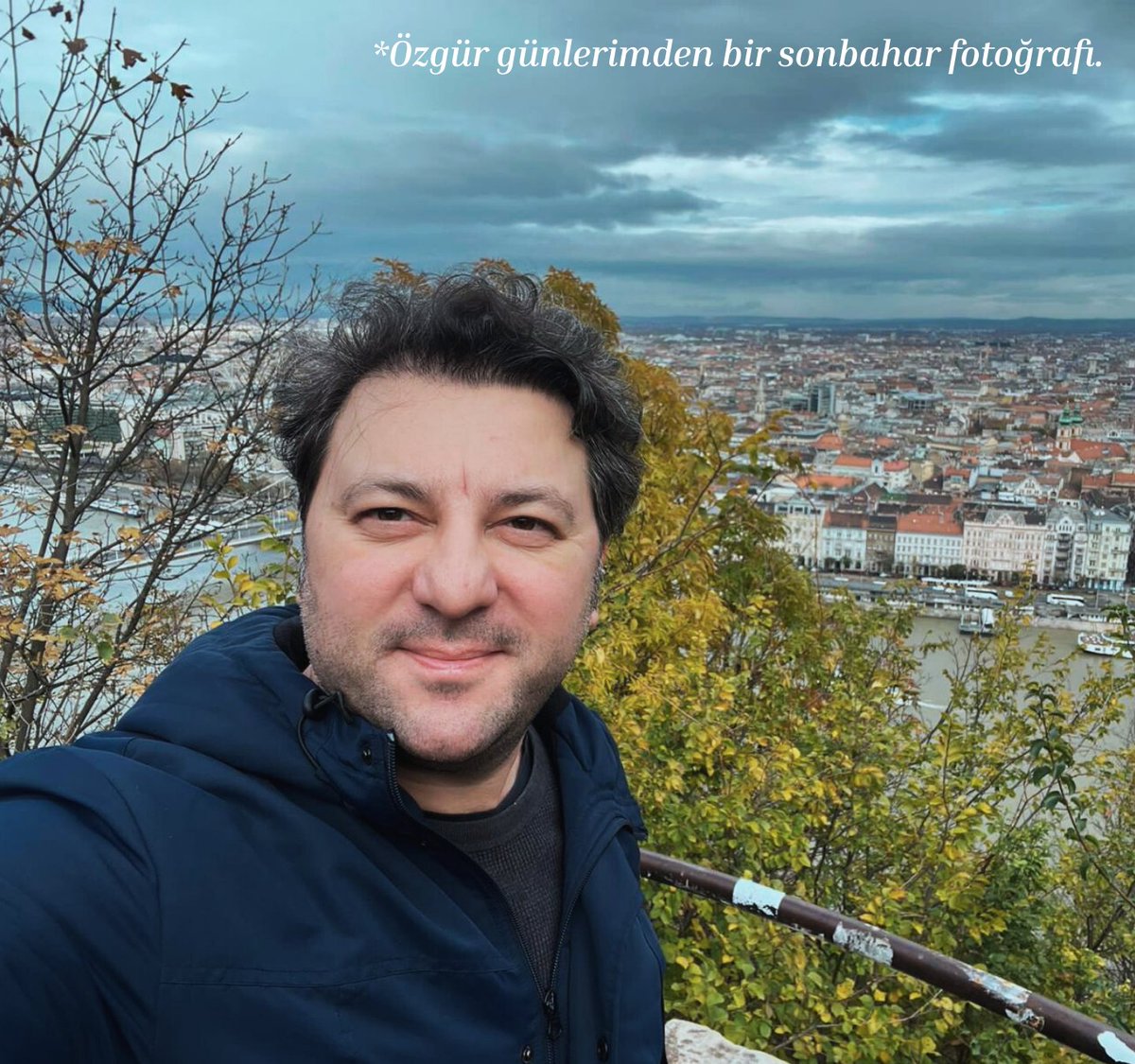 İyi pazarlar,

Silivri’ye yavaş yavaş soğuklar gelmeye başladı. Önümüzdeki hafta uzun kollulara geçeriz artık. Pastırma yazı beklentimiz baki tabii. Neyse ki çay demleyince buhardan oda fazlasıyla ısınıyor.

Günler kısaldıkça avlunun kapısının kapanma saati geriye doğru