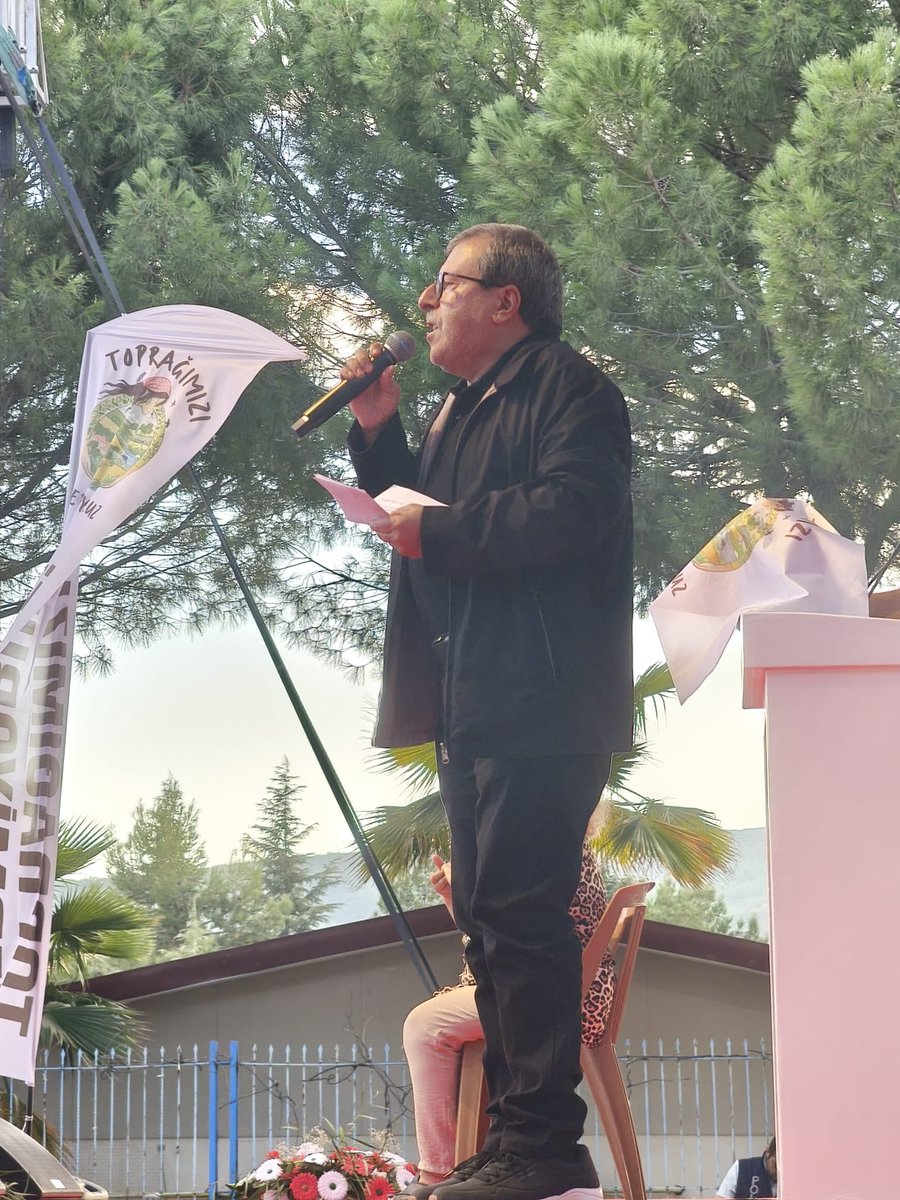 ✌🏽#Muğla’da doğadan ve yaşamdan yana olanlar olarak bir aradayız.

🗣️Susmuyoruz; şirketlere ve şirketleri koruyan iktidara bir kez daha haykırıyoruz: #ToprağımızıVermiyoruz