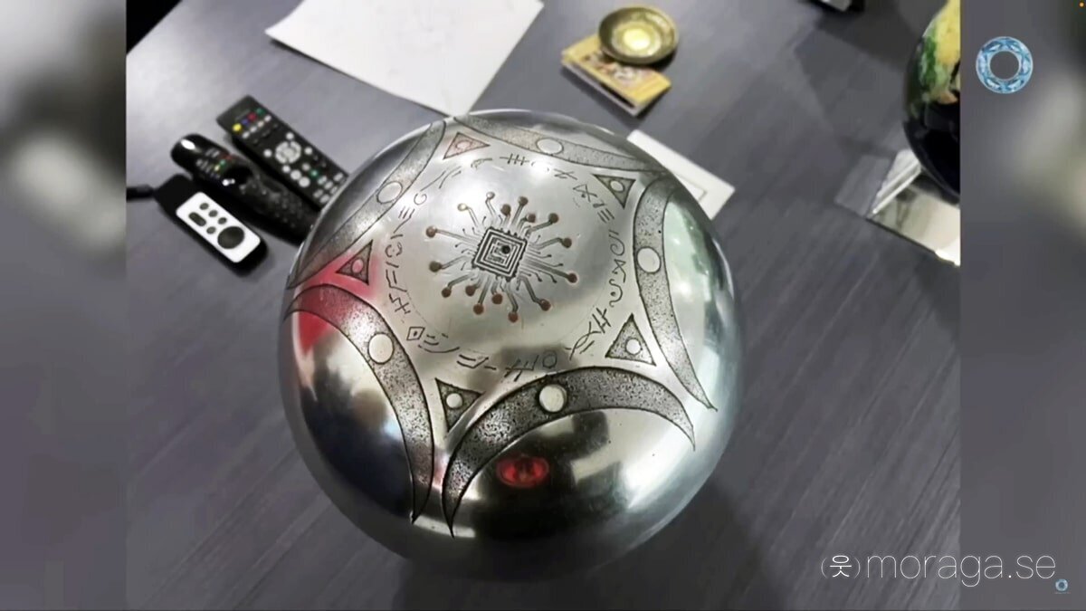 kstaubin's tweet image. It is amazing how these ancient Sumerian tablets with these bizarre carved images resemble very closely the #bugasphere. 

Did the ancient Sumerians encounter the same orbs as we are seeing today ? 

The data suggests that&apos;s a possibility.

Watch Video: youtu.be/AO2-2v5nblE?si…