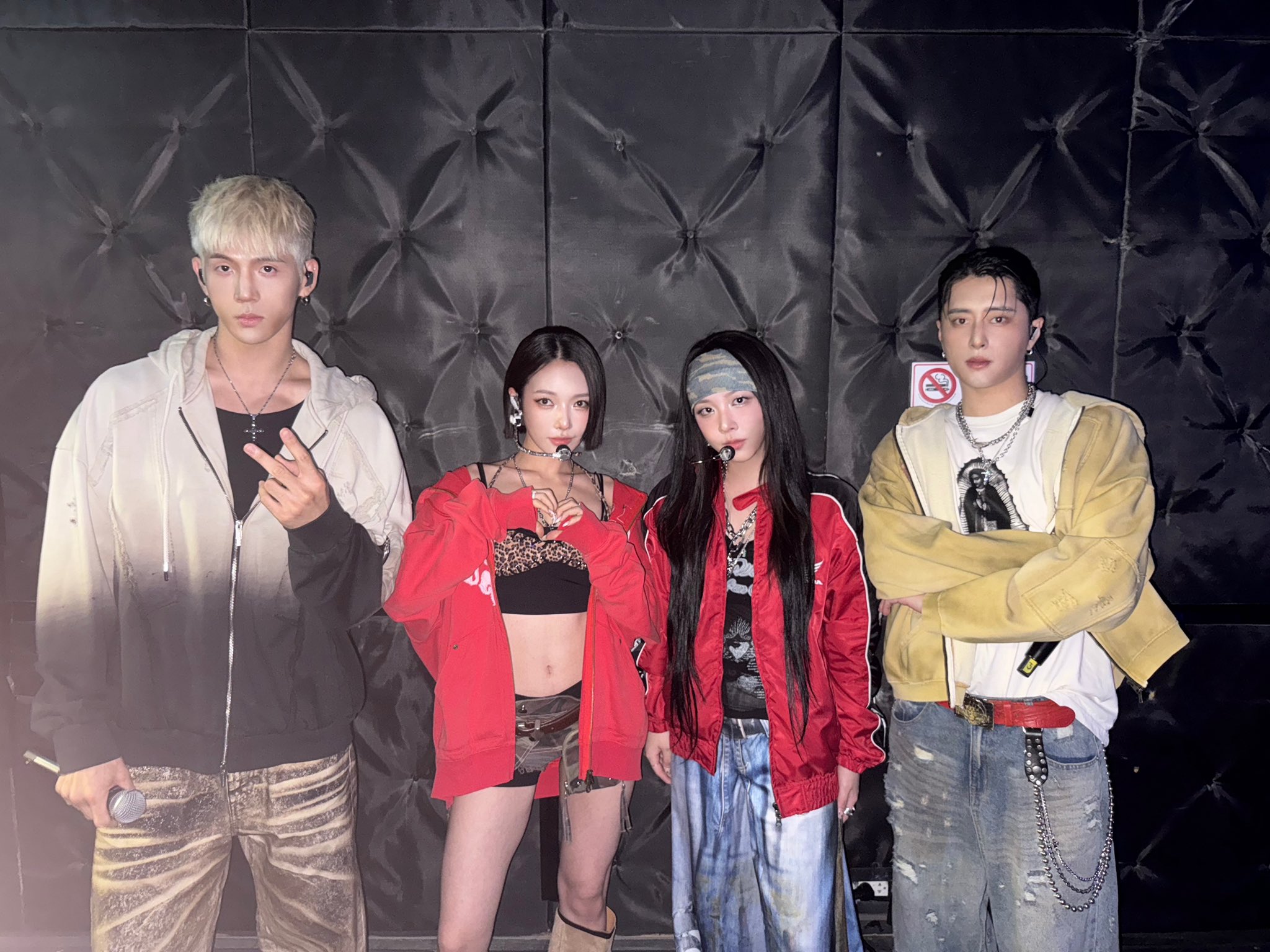 G18XIi3agAAWZhd?format=jpg&name=large