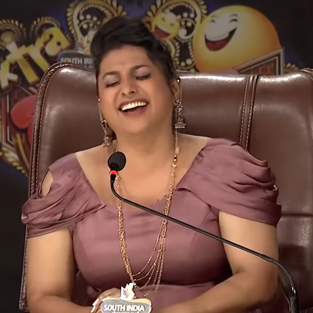 Rojacrush's tweet photo. Roja 💙🧡😘
Retweet If you like
#rojaselvamani #jabardasthroja #evergreenroja #heroineroja #actressroja #rojaactress #roja #rojajabardasth #smilingqueen #heroine #actress https://t.co/uocrlUctR8