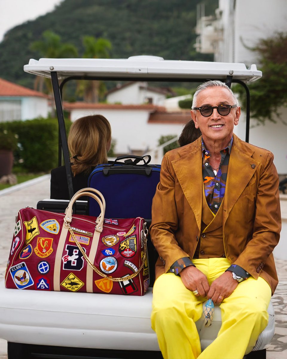 Il mio viaggio tra gli hotel non si ferma: questa sera alle 21:15 vi aspetto su <a href="/SkyItalia/">Sky</a> e <a href="/NOWTV_It/">NOW</a> con una nuova puntata di #4hotel 👜🛎
<a href="/BanijayItalia/">Banijay Italia</a>

📸 Shiro Dri