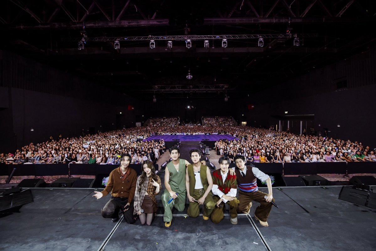 เพราะโลกนี้มีเธอเพียงคนเดียว 💝
#MyMagicProphecyFinalEP 

ขอบคุณทุกคนที่มาร่วมลุ้นกับการทำนายโชคชะตาครั้งสุดท้ายใน MY MAGIC PROPHECY LUCKY IN LOVE FAN PARTY ในค่ำคืนนี้ หวังว่าจะได้รับความสุขและรอยยิ้มกลับไปดั่งใจหวังเลยน้าาา 💕

สำหรับวันนี้ขอบคุณทุกคนนะคะ เดินทางกลับบ้านปลอดภัย