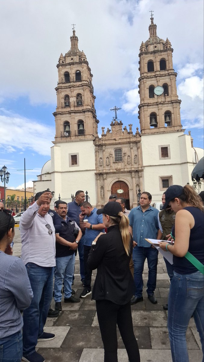 Nos estamos preparando para definir una estrategia que de tranquilidad y un ambiente familiar a todos los que vengan a disfrutar de #DurangoDeRol.
Con orden los domingos serán, aún más, el día en el que las familias puedan disfrutar de diversas actividades.

#DurangoEsElCamino