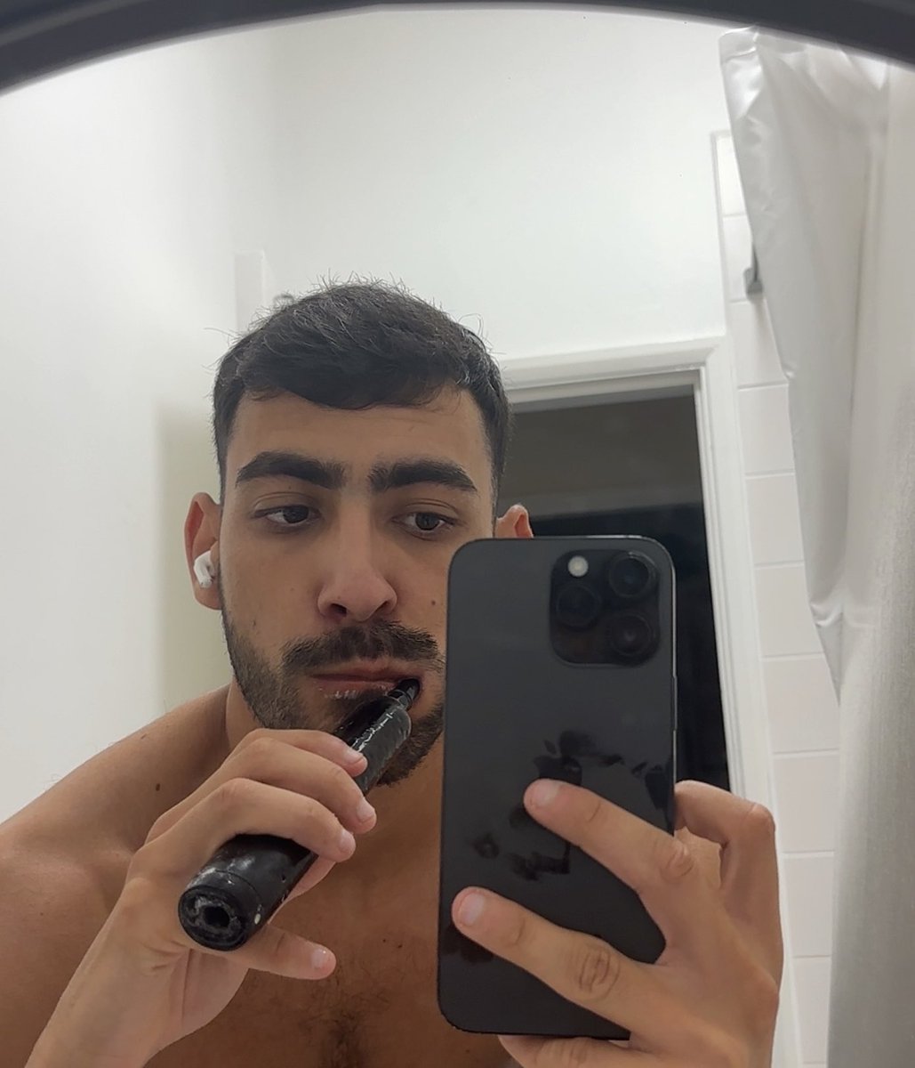 J0SH tweet media