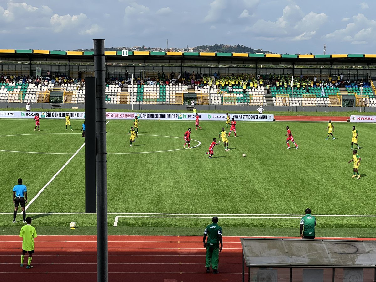 Modzerosport's tweet image. ‘31

Great stability from both sides in the early stages of the game. 

Kwara United🟡 | 0-0 | Asante Kotoko🔴

#CAFConfederationCup #Modzerosport #TrybalFootball
