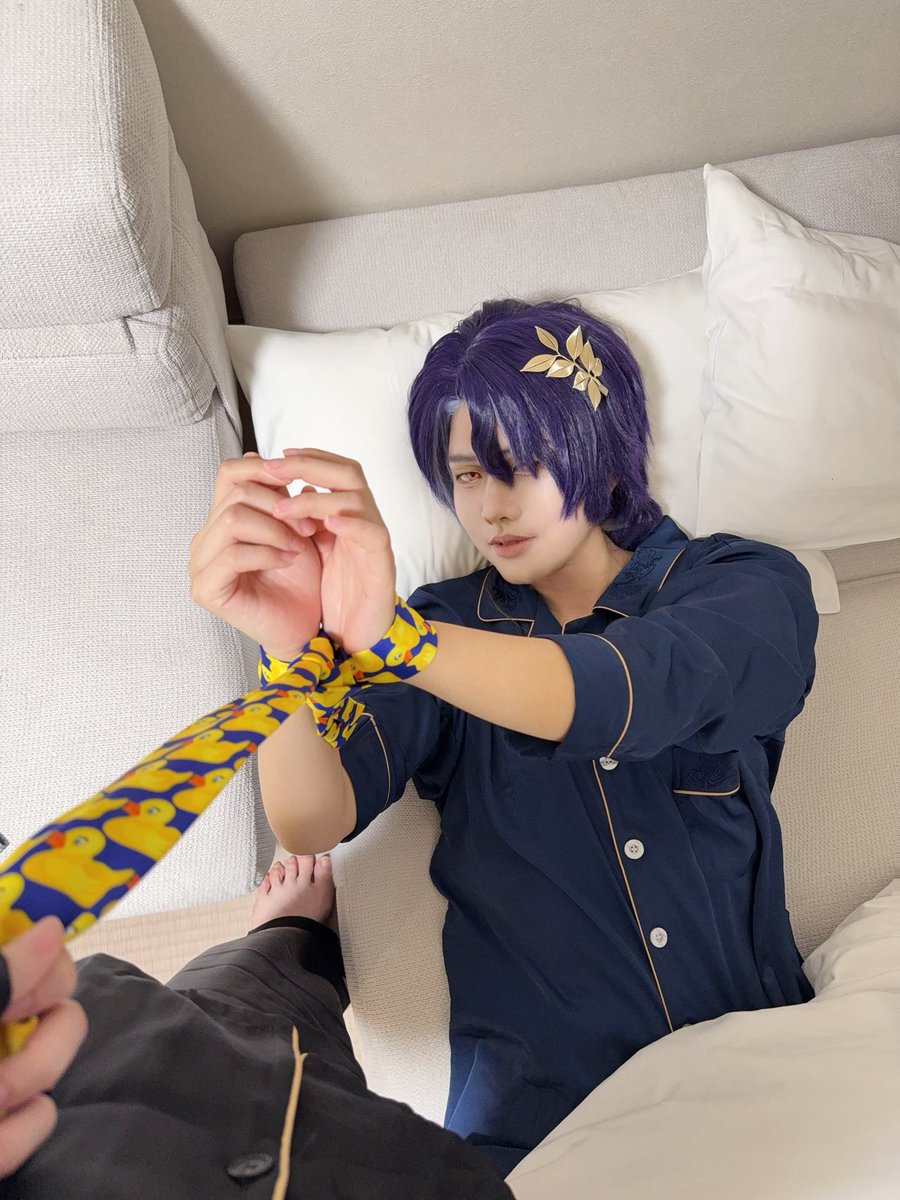 Usercoshoyo's tweet photo. 「教授～我很好奇，這樣的結果是運氣？還是計算？」

#DrRatio  #ratiorine #HonkaiStarRail #理砂 #yaoi https://t.co/YlQZt21HV1