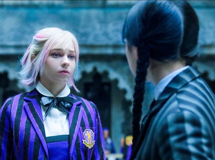 Because a man and a pack would never be enough when the attention is not coming from the one she wants #wenclair