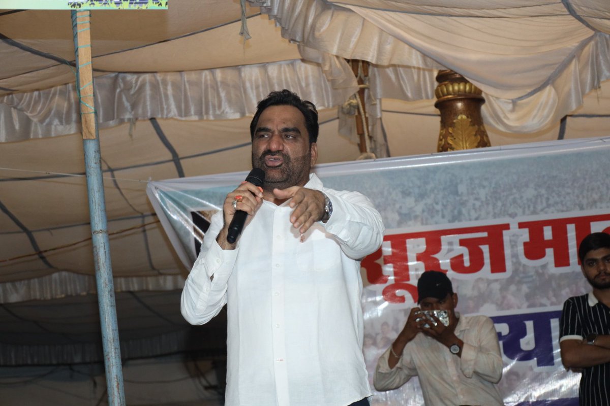 कपासन (चितौड़गढ़) में जन- संघर्ष के आगे सरकार झुकी,सूरज माली के परिजनों की मांगो पर सहमति बनी |
RLP सुप्रीमों व नागौर सांसद श्री हनुमान बेनीवाल जी ने कहा कि प्रदेश में जहां भी अन्याय होगा, राष्ट्रीय लोकतांत्रिक पार्टी सदैव पीड़ित पक्ष के साथ खड़े होकर न्याय की लड़ाई लड़ेगी |