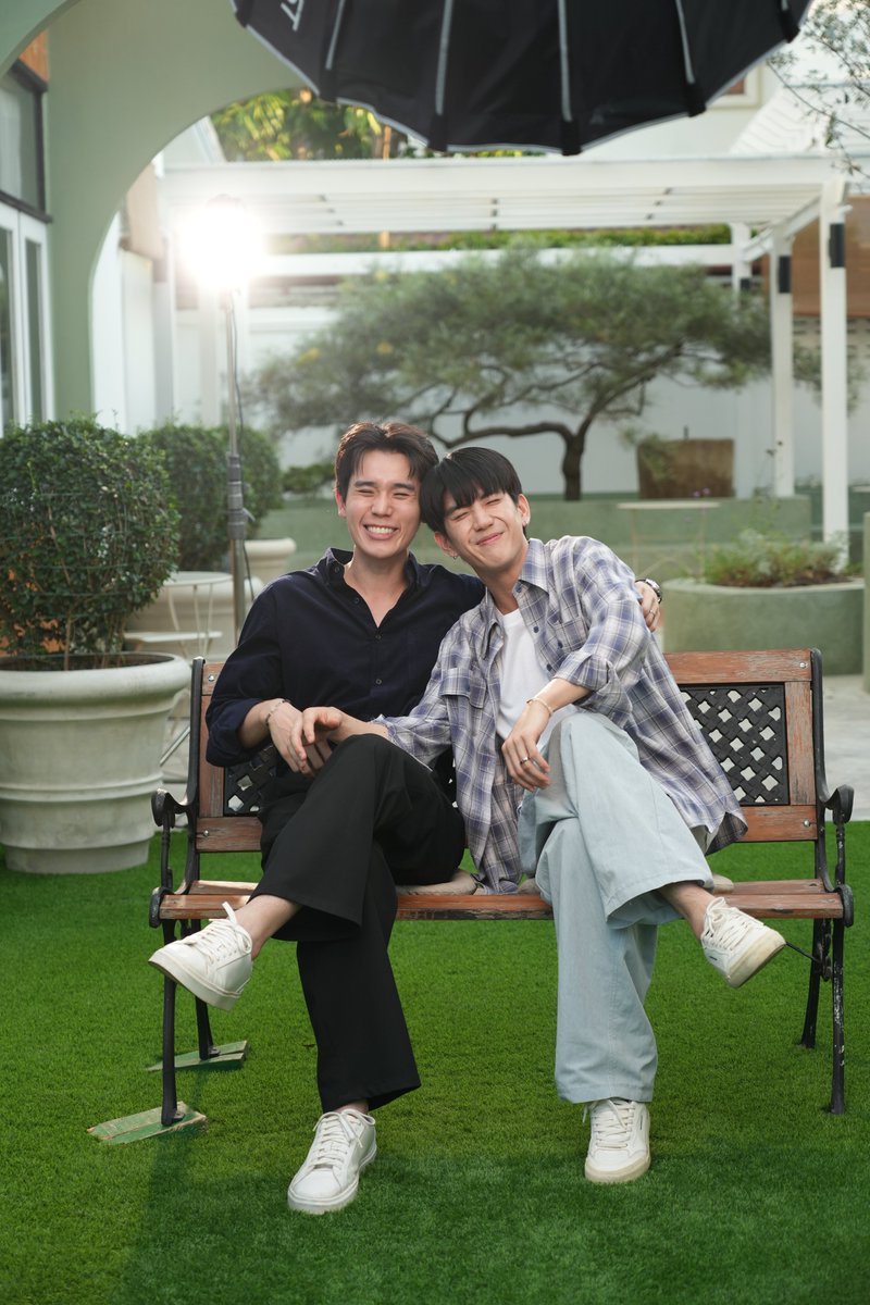 nommienomnomm's tweet photo. P'@Aanuttapong and P'@TheRealYossie, is this scene improvised? Just asking for research purposes...

🥺😂

#MyMagicProphecyFinalEP https://t.co/XhJF5FySRZ