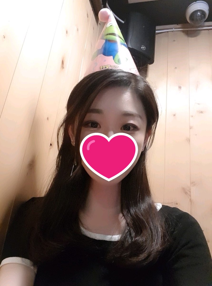 어제 생일 파티 후유증으로 널부러져 있었는데, 주말이 끝났어....ㅜㅜ
우울에 우울에 우울을 찍고 떨어지려고 할 때, 평소 부러워 하던 CD커플에게서 DM 도착. 아마도 커플에 남자분인 듯...
짧으면서도 엄청 젠틀한 내용. 오래가는 커플은 다 이유가 있구나...싶었어. 기분 좋아 졌어~^^