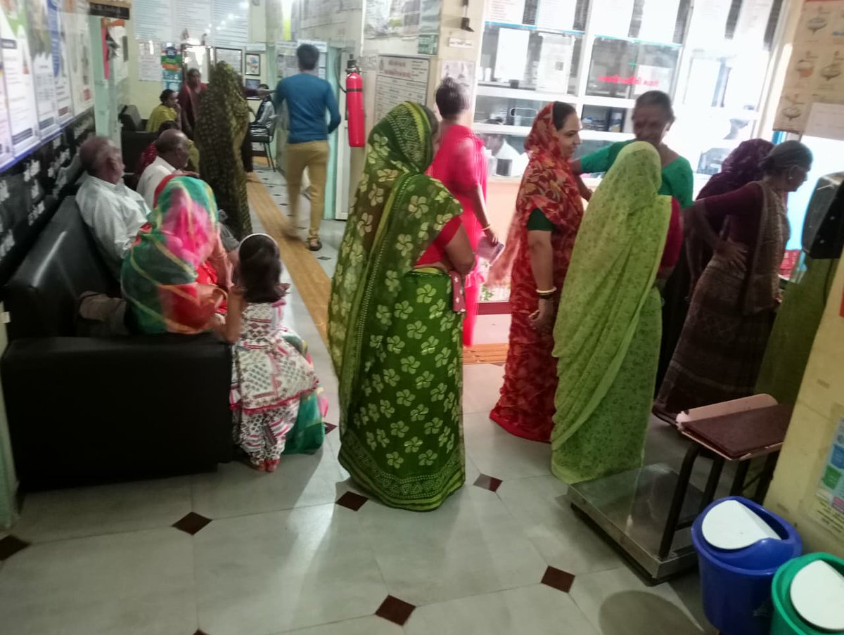 sbccjamvanthli's tweet photo. આજરોજ તા.28/09/2025 ના રોજ સ્વસ્થ નારી,સશક્ત પરિવાર અભિયાન કાર્યક્રમ અંતર્ગત PHC-Jamvanthali ખાતે આરોગ્ય  નિદાન કેમ્પનુ આયોજન કરવામાં આવેલ જેમાં જામનગરથી આવેલ ખાનગી તબીબ સ્ત્રી રોગ નિષ્ણાંત ડો ખુશ્બુ કલોલા મેડમ તથા ઓર્થોપેડીક સર્જન ડો. ટીંબડીયા સાહેબે આ કેમ્પ માં સેવા આપેલ. https://t.co/RfFXWgZbZZ