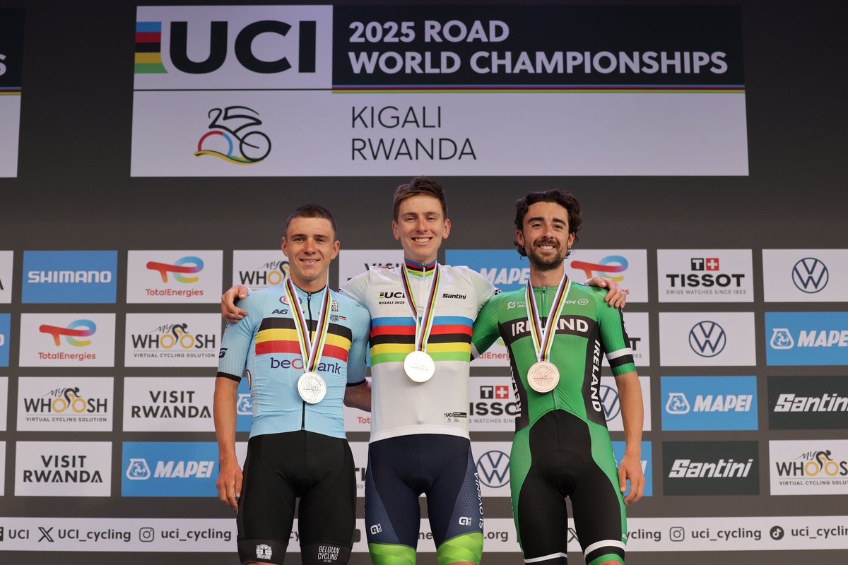 🌈 #Kigali2025 

🥇 Tadej Pogacar 🇸🇮
🥈 Remco Evenepoel 🇧🇪
🥉 Ben Healy 🇮🇪
