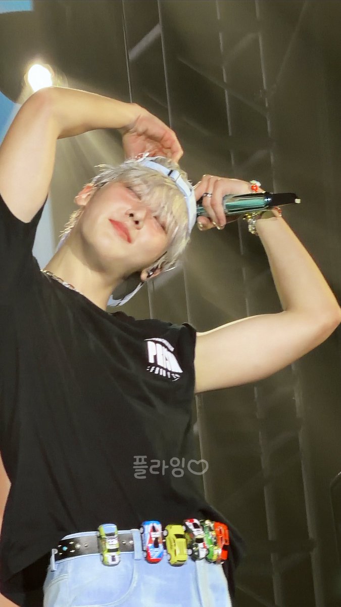 moonfly0126's tweet photo. 250928 🫶🏻
#아스트로 #윤산하 #ASTRO #YOONSANHA 
 #PRISMfromYtoA_Bangkok https://t.co/1pMl6cciJ4