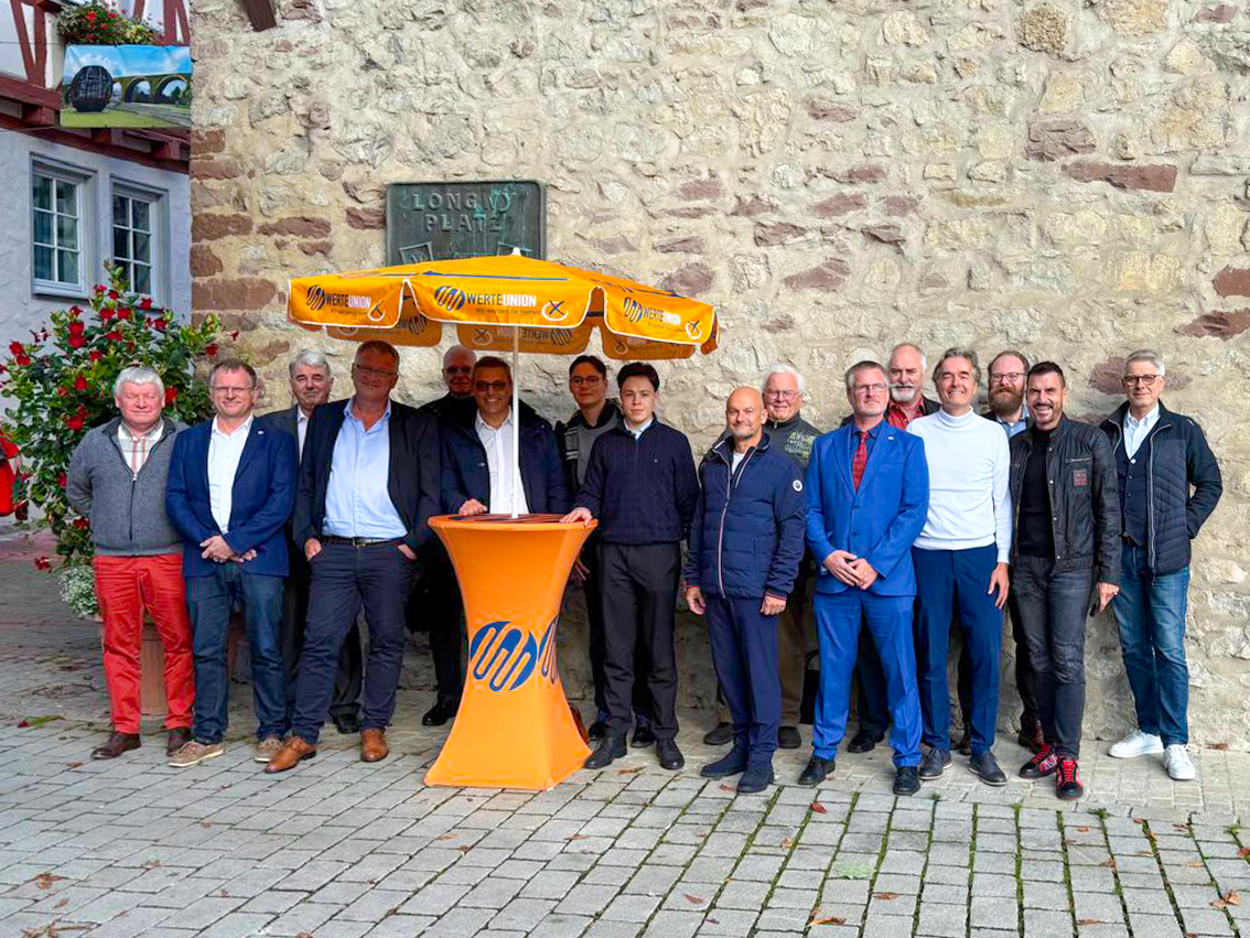 Joerg_Haverkamp's tweet photo. Großeinsatz der WerteUnion in Nagold am heutigen Sonntag

#Meuthen #Mitsch #AlternativezurAlternative #Politikwende #konstruktivstattdestruktiv https://t.co/4gJfsBzuhQ
