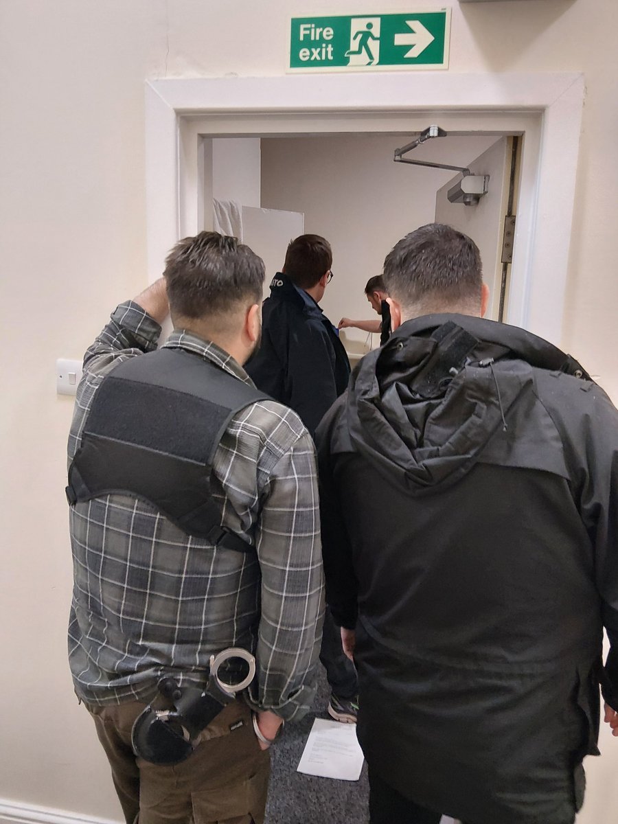 SurreySpecials's tweet image. It's been a busy day for our Proactive Arrest Team, tasked with tracking down longstanding Wanted Persons in which traditional methods have failed to trace them.

Today was all about intelligence building; exploring new lines of enquiries to support future Arrest attempts.