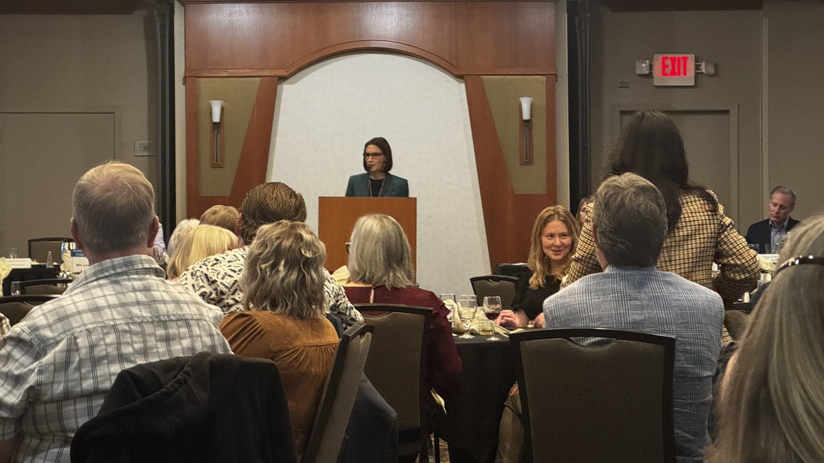 I attended the Oberstar Dinner last night up in Duluth and it was FANTASTIC- 200+ attendees and lots of good energy! 

Hats off to the CD8 leaders who organized this terrific event! Now let’s flip this seat and retire Rep. Pete Stauber once and for all!