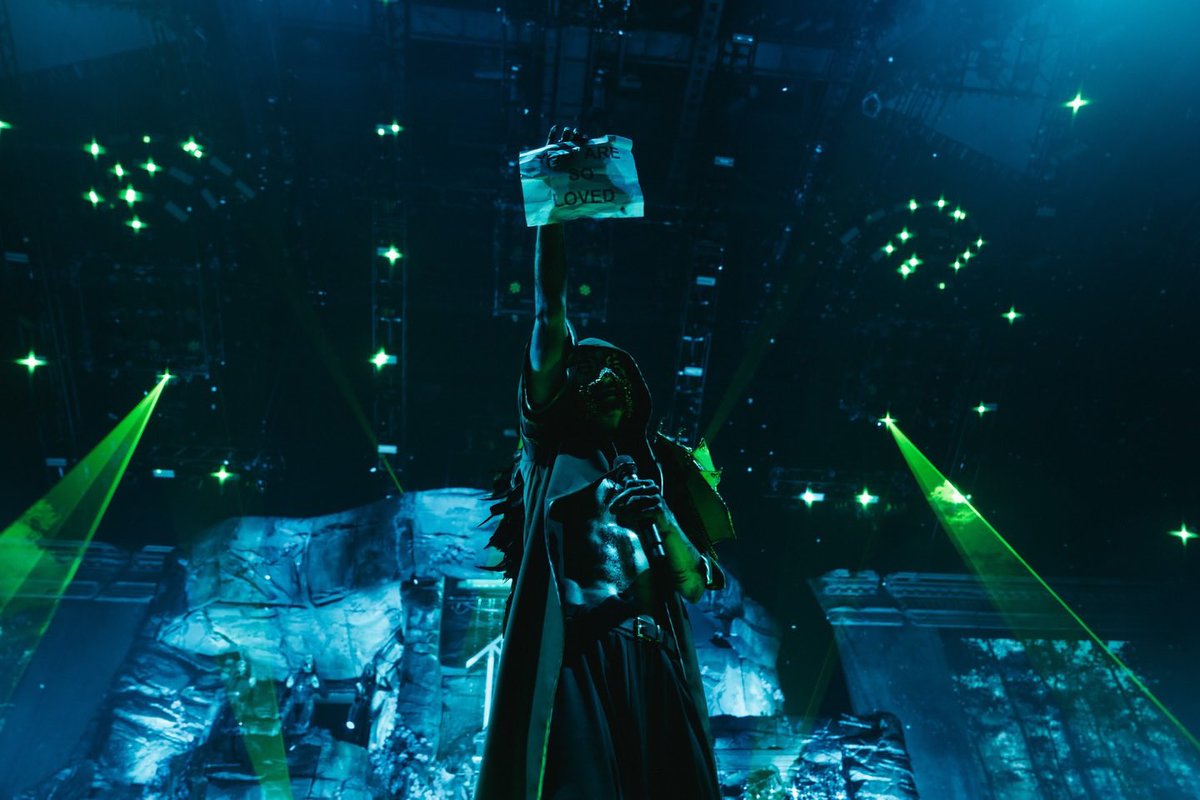 maxie ☻ tweet media