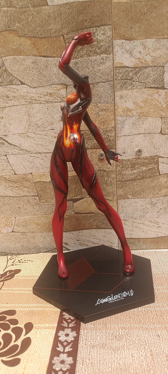 Hacia tiempo que no publicaba mis comisiones, pero creo que es momento de volver a hacerlo.

Restaurando y repindando una figura de asuka de evangelion.

Comision anonima