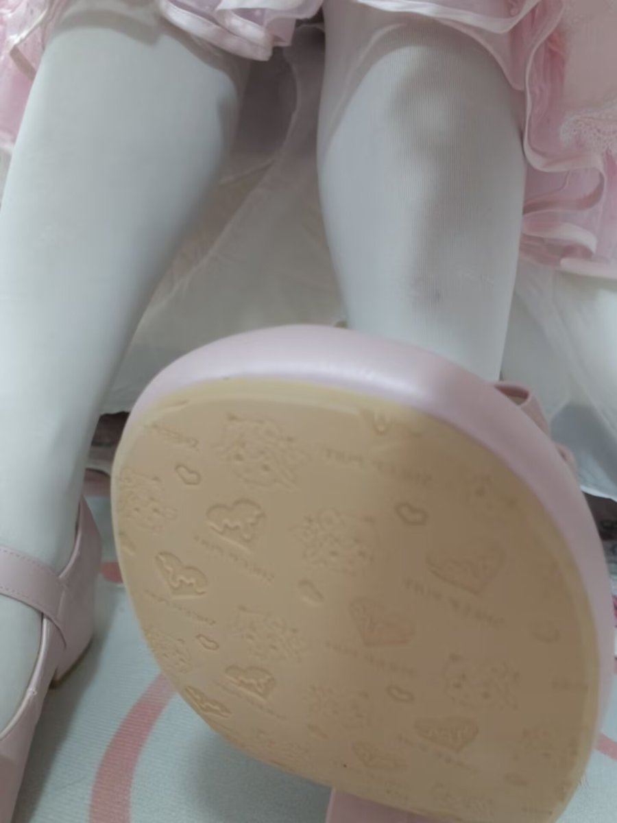 很想被萝莉妈妈踩在脚下吧。#伪娘 #CD #男娘 #dom #贱狗 #m #傻逼 #ATM #贡奴 #上贡 #ATM奴 #ATM提款机 #压榨 #吸金 #吐钱 #榨金 #代付奴 #报销奴