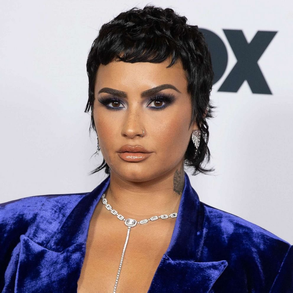 DropPopNet's tweet image. Lea Michele when asked for thoughts on Demi Lovato:
“I love they.”