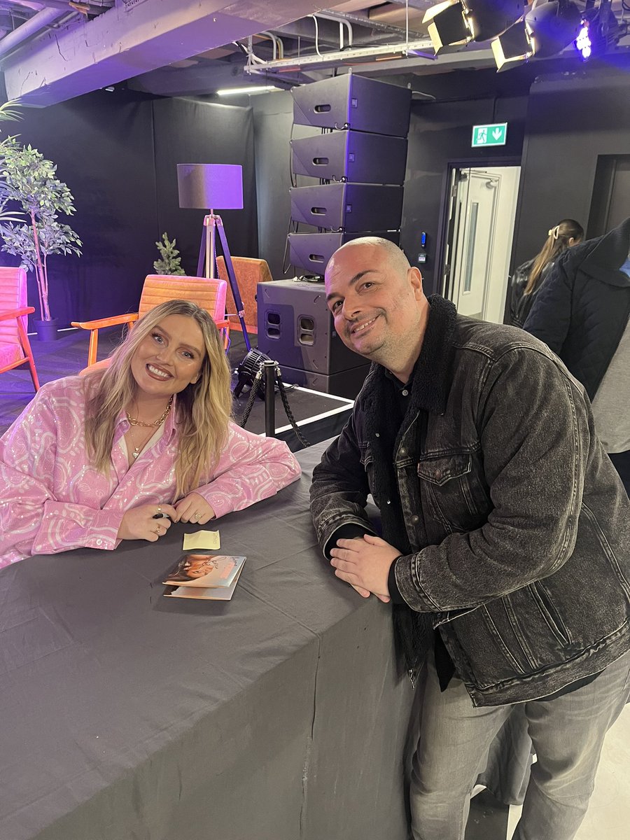 bionic1979's tweet image. Meeting Perrie and Debs in London 💗