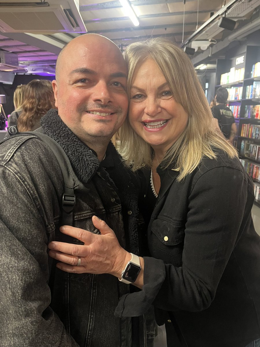 bionic1979's tweet image. Meeting Perrie and Debs in London 💗