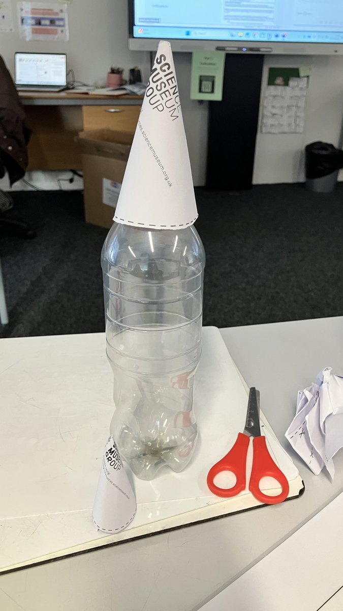 arquedtweets's tweet photo. With @SSERCprimary @PriSciEarle @EdinaTrust learning and having fun at a meet open assessment and progression in Primary Science https://t.co/UxEK0jzZiw