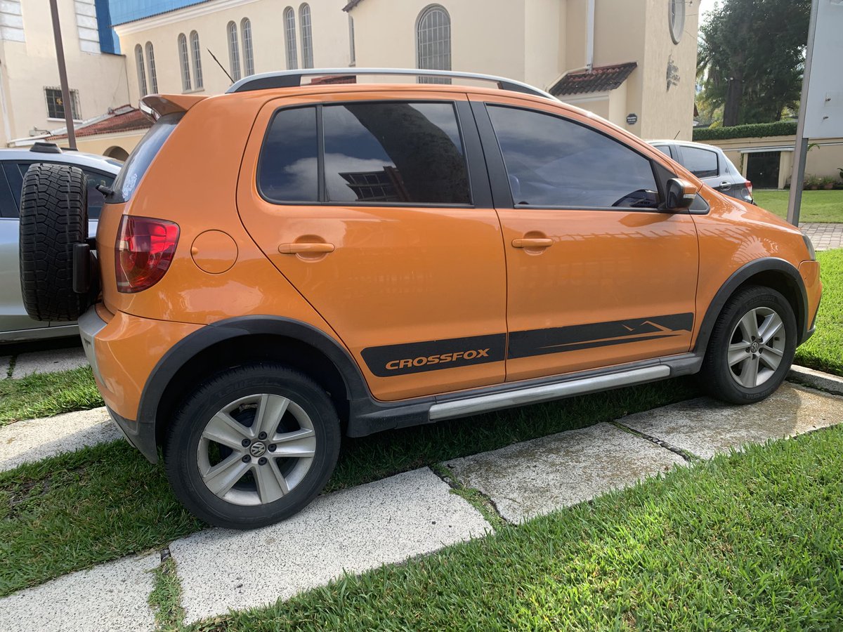 thejaiwolf's tweet photo. the ultimate furry mobile. the Volkswagen CrossFox!
#furry #furries #furryfandom #fursona #fursuiter #furrytraveler #fursuit #furryaviator #fursuiting #airlinefurs #Guatemala #volkswagen #crossfox https://t.co/npDYV9uzpw