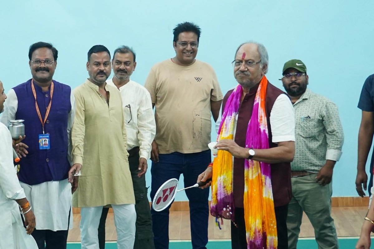 आज राजधानी के ऐतिहासिक रावणभाठा दशहरा मैदान में 2 अक्टूबर को आयोजित होने वाले विजयादशमी महोत्सव का विधिवत भूमिपूजन किया।

इस अवसर पर लगभग 40 लाख रुपए की लागत से नवनिर्मित श्रीबालाजी बैडमिंटन हॉल का लोकार्पण भी किया। यह हॉल के भूमिपूजन का सौभाग्य भी मुझे प्राप्त हुआ था। 
विश्वास