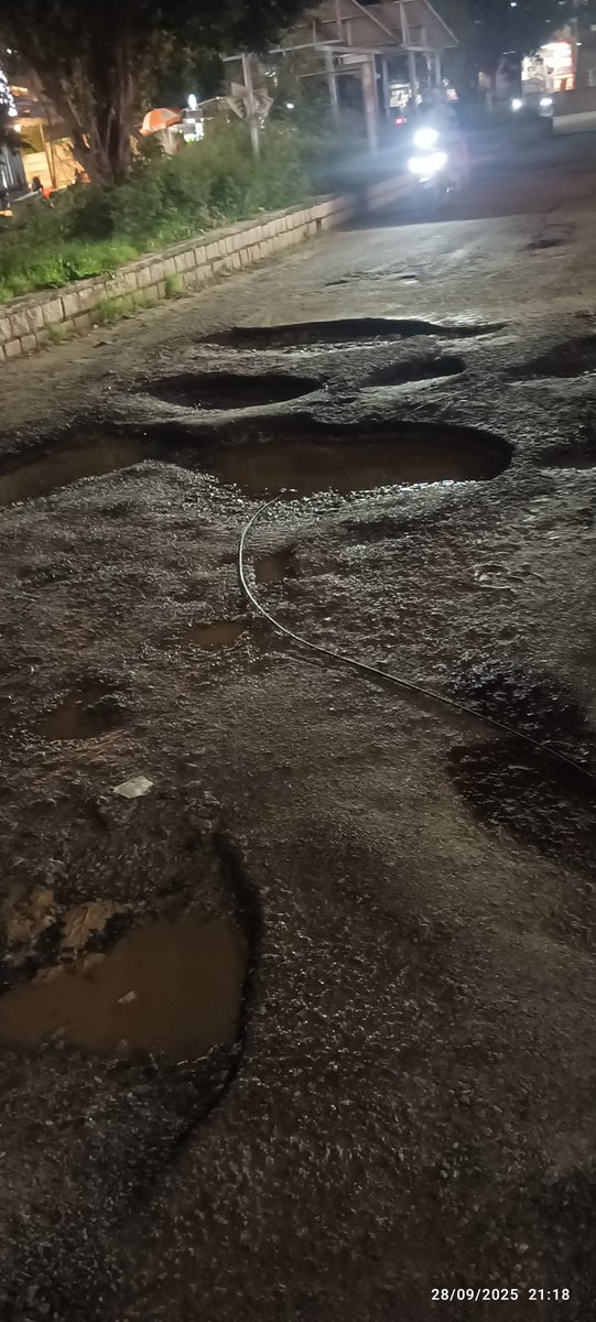 prashanth_rj9's tweet image. This is what situation of roads in Medchal, Telangana. Please look on it @revanth_anumula #telanganarains #TelanganaCongress #Telanganaroads