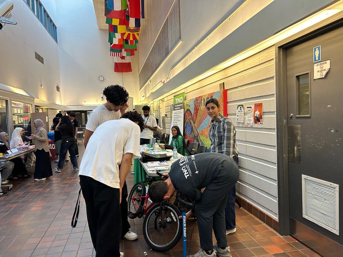 We had a great time connecting with families and sharing resources during Curriculum Night at Marc Garneau Collegiate Institute! Our outreach team was on site to support students and parents with programs, services, and community information. 

In addition, the Gateway Bike Hub