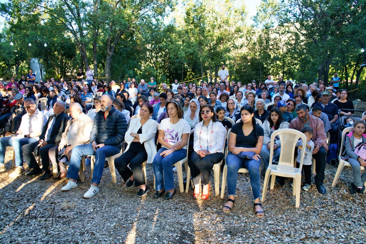 الى جانب الكابتن حبيب كرم و عائلته خلال المشاركة في "قداس الكروم" في جزين و عين مجدلين و الذي ترأسه هذا العام المونسنيور مارون كيوان لمباركة الأرض و محصولها.
عقبال كل سنة!