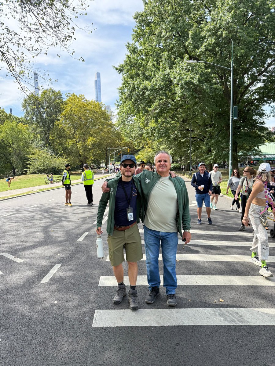 Last Sunday, 🇮🇹 <a href="/ItalyUN_NY/">Italy UN New York</a> with our #environment &amp; #climate expert joined <a href="/justdiggit/">Justdiggit</a> &amp; #24ThePlanet for a 24h walk🚶in <a href="/CentralParkNYC/">Central Park</a>.

Well done in raising awareness on the need to tackle #climatechange and cool down our planet 🌎! Every step counts!