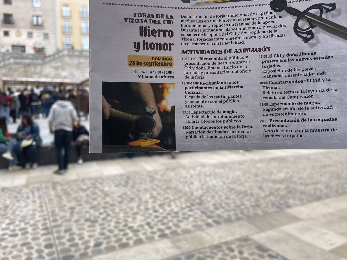 Estaremos hasta las 20:00 h en la plaza de la Llana de Afuera con la actividad “Hierro y Honor”. Cuentacuentos, magia y forja de espadas. Os esperamos. #SemanaCidiana2025