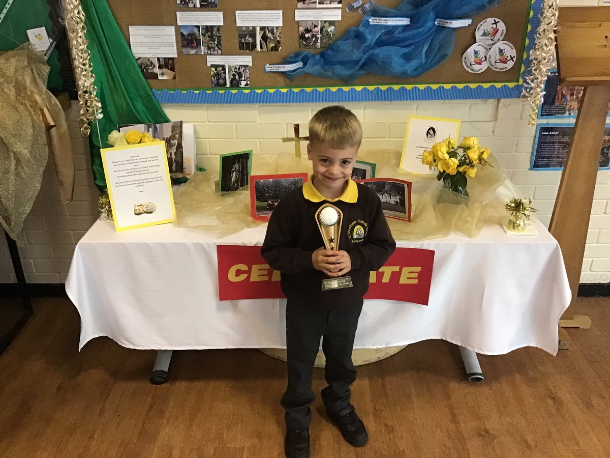 Well done to Reuben who won Holywell Golf Club Juniors Player of the Month. We loved hearing about this achievement 👏🏻⭐️🏆🏌️⛳️