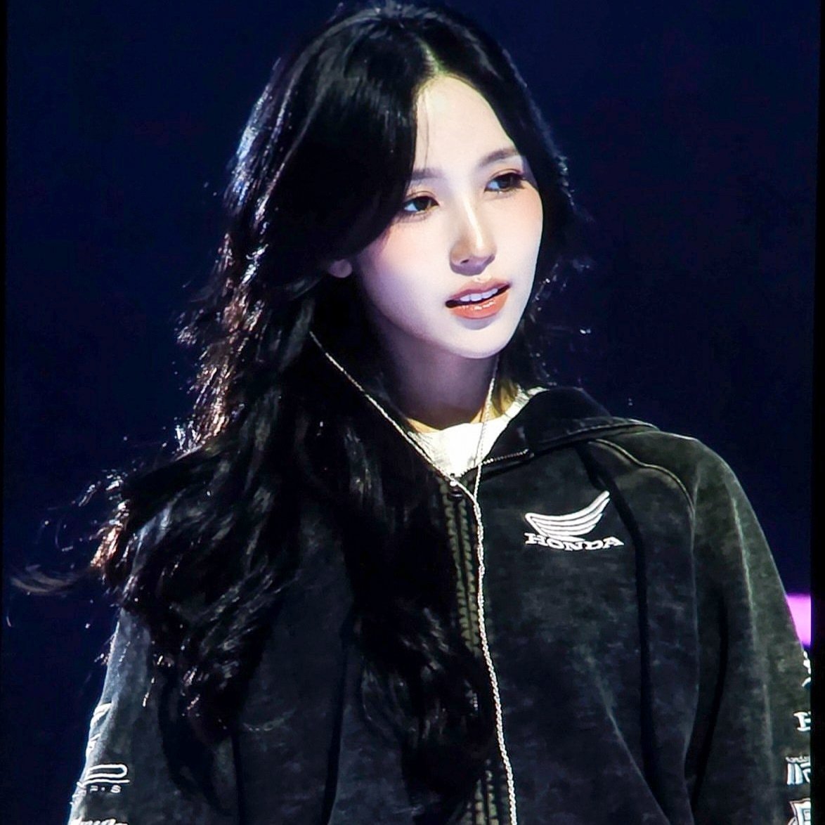 The Honda Motorcycle Zip-up jacket Mina wore for soundcheck on Day