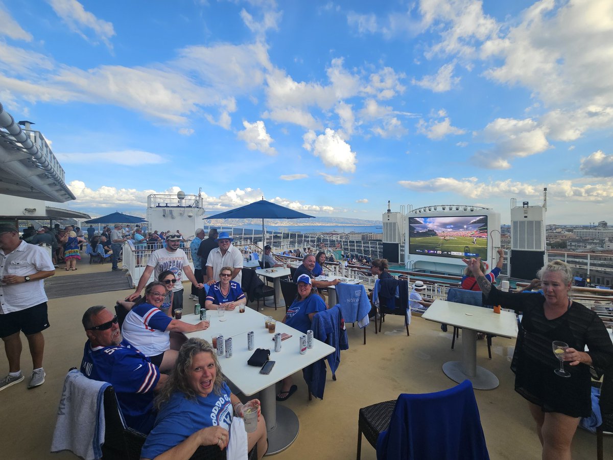 JayWade75's tweet photo. @BuffaloBills @MillerLite Norwegian Epic in Sicily!! 400 Mafia strong!! https://t.co/NiFx7CZFSe