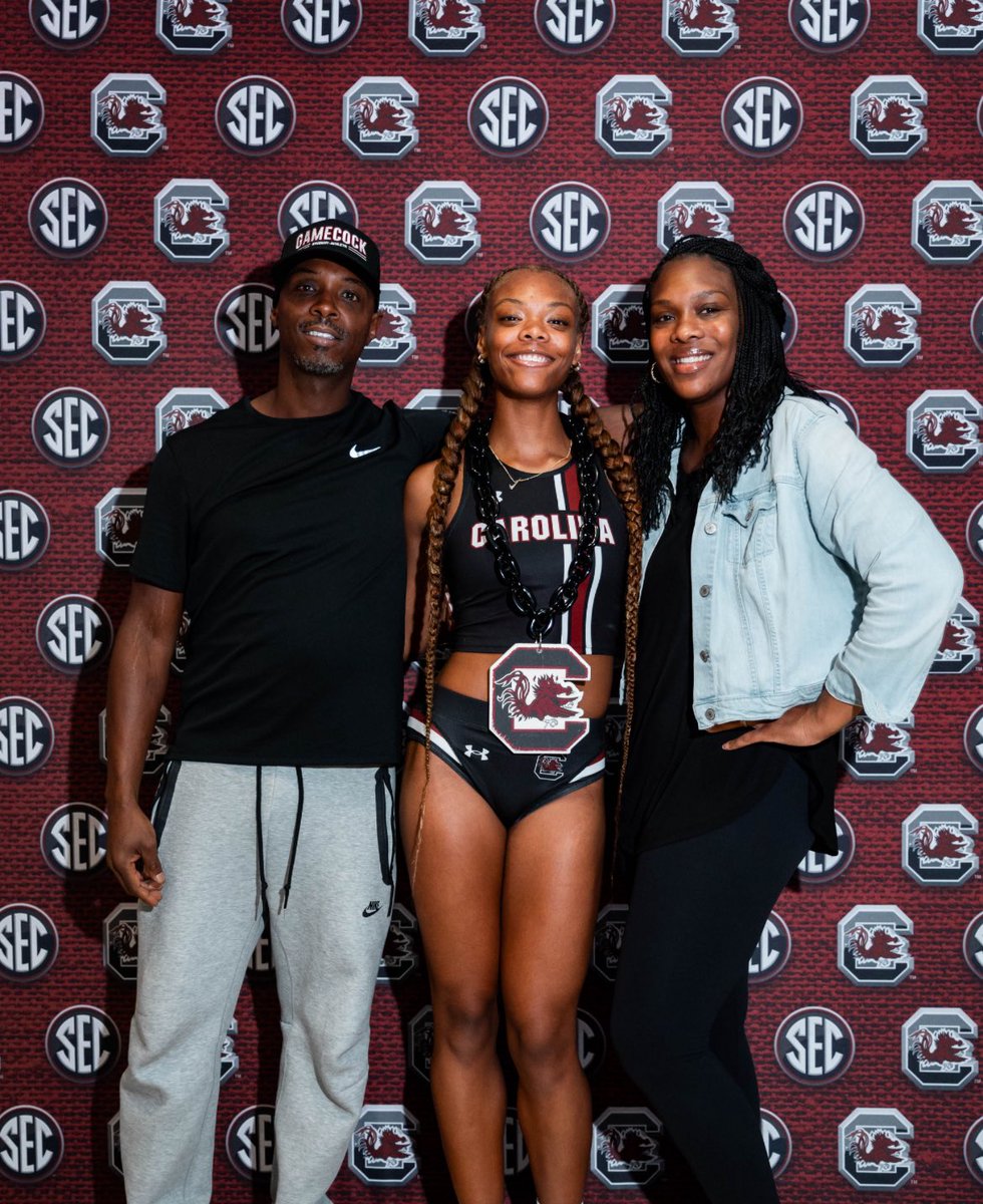 just hit gamecock territory 🤙🏽🐔 #uncommitted #officalvisit #blessed