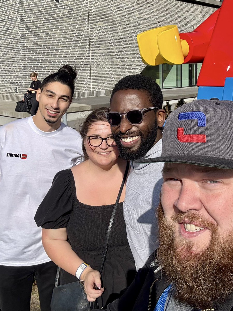 I’m truly honored to be invited by the <a href="/LEGO_Group/">LEGO</a> to be part of AFOL Day. Thank you so much for taking such good care of me and <a href="/HannahLouGM/">Hannah Lou</a> throughout the week. ❤️❤️ I’m going to miss all the wonderful people I met! 🫶